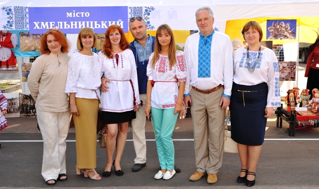 До Дня Прапора України - виїзна виставка «Хмельницький – Проскурів у просторі і часі» — фото 10