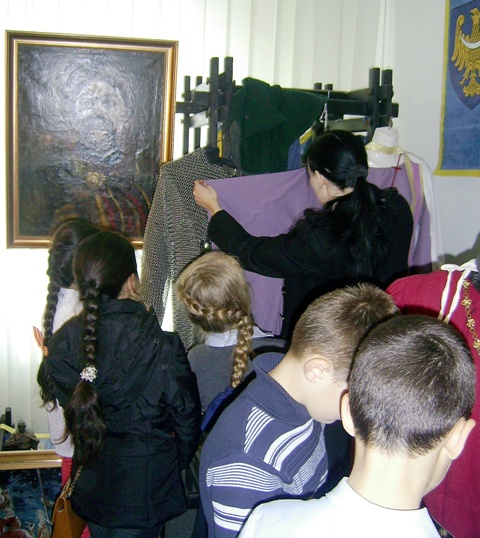 КОЛИ ЩАСТЯМ І ЗАХОПЛЕННЯМ СВІТЯТЬСЯ ОЧЕНЯТА ЮНИХ ВІДВІДУВАЧІВ - ЩАСЛИВІ І МУЗЕЙНИКИ :) — фото 14