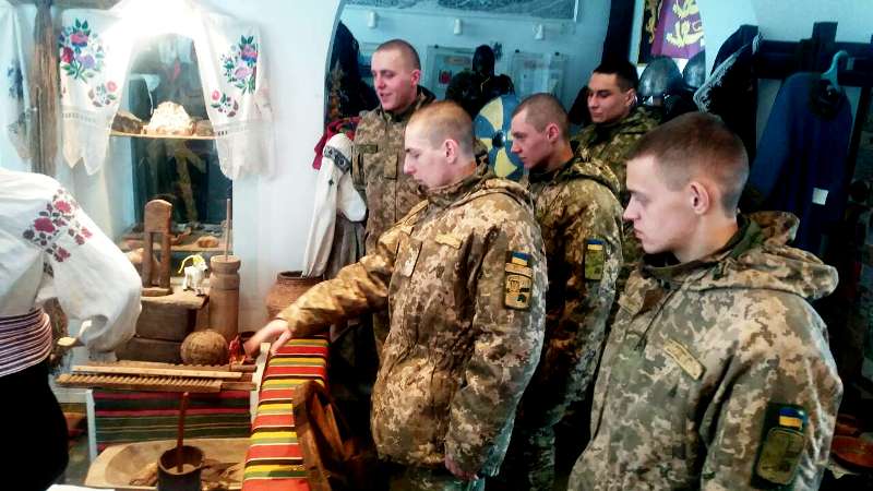 Музейна шефська допомога військовим: цікаве дозвілля для захисників України — фото 12