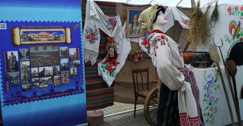 Музей історії міста Хмельницького взяв участь у віншуванні матерів — фото 2
