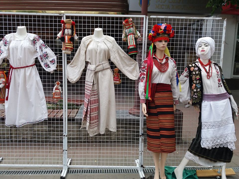 День вишиванки на Проскурівській - від музею історії міста Хмельницького — фото 3